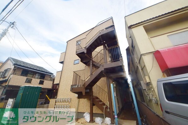 モナーク越谷の物件外観写真